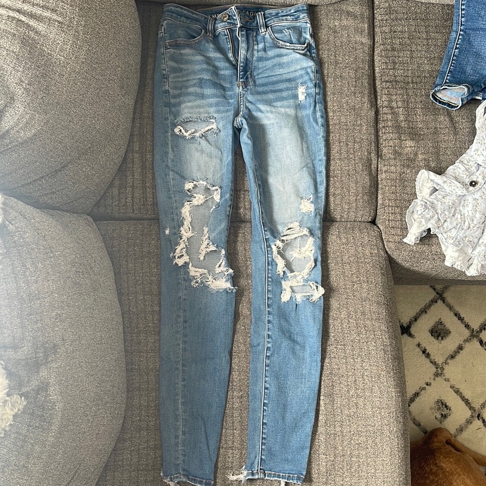 Medium Wash American Eagle Jeans